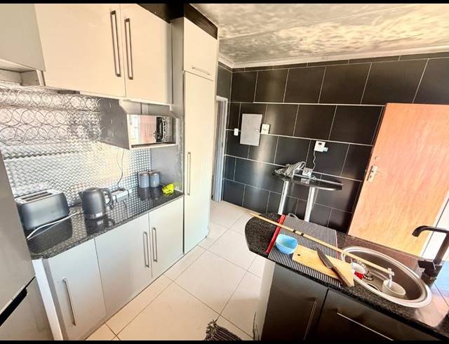 3 BEDROOM HOUSE FOR SALE IN VANDERBIJLPARK SE 6
